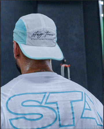 StayTrueActive Performance Cap – White/skyblue